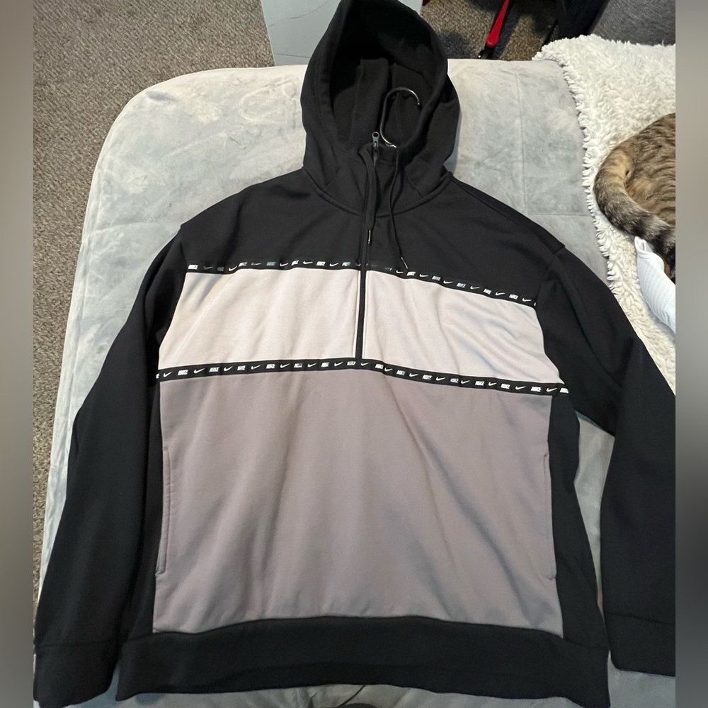 Women’s NIKE Sweatshirt